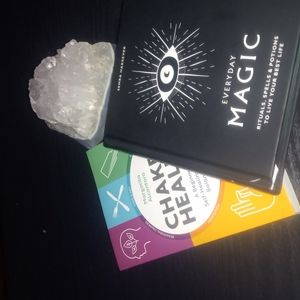 Clear quartz CLUSTER , everyday magic book and chakrahealing book